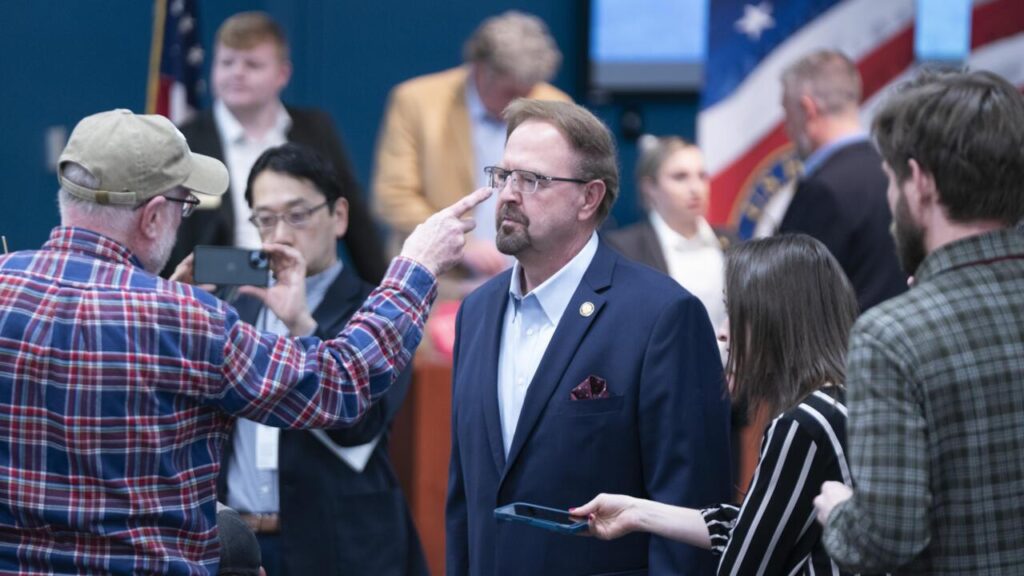 Republicans Face Angry Voters at Town Halls, Hinting at Broader Backlash – The New York Times