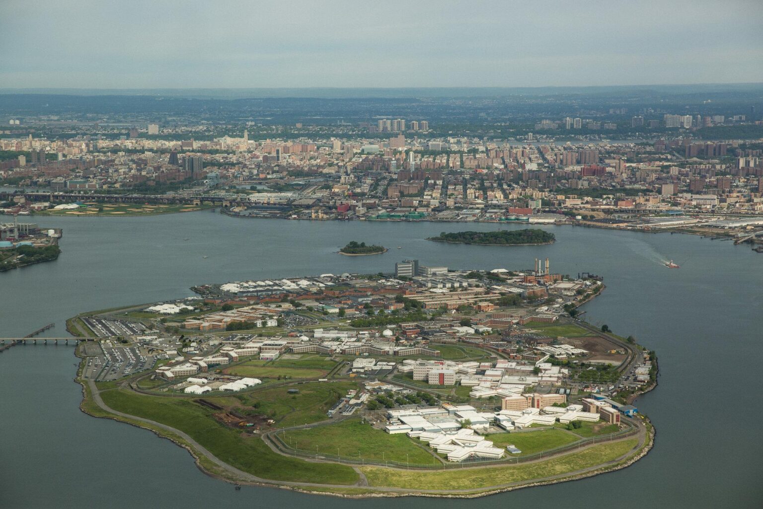 US judge takes control of New York’s troubled Rikers Island jail – Yahoo
