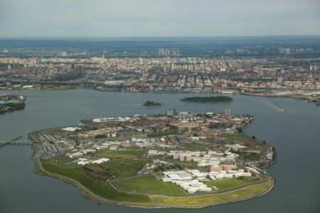 US judge takes control of New York’s troubled Rikers Island jail – Yahoo