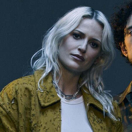 Linkin Park’s new singer Emily Armstrong explodes in Los Angeles concert tour kickoff – USA Today