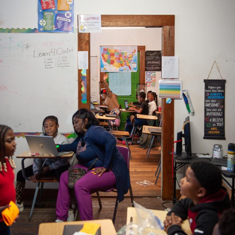 A Mississippi Teacher Created a School in an Empty Storefront. Students Showed Up. – The New York Times