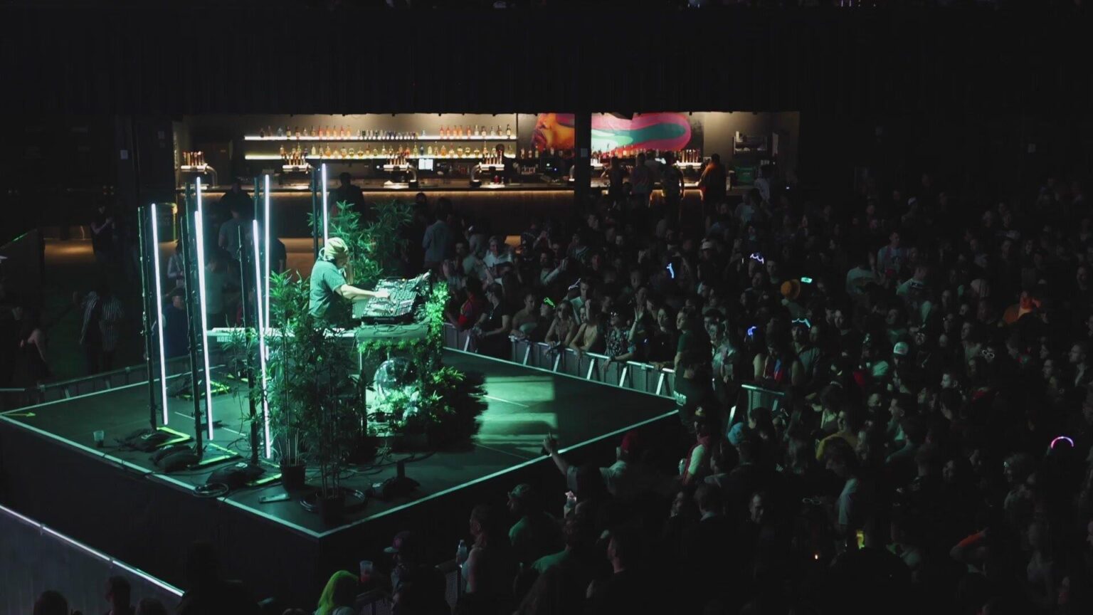 Smaller, Versatile Concert Halls Step Out of the Shadow of Stadiums (Published 2023) – The New York Times
