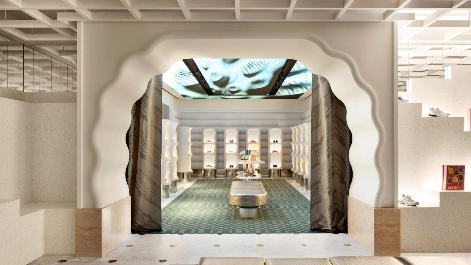 Can a French Department Store Make Wall Street Très Chic? – The New York Times