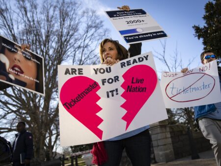 U.S. Plans to Sue Ticketmaster Owner, Accusing It of Defending a Monopoly (Published 2024) – The New York Times