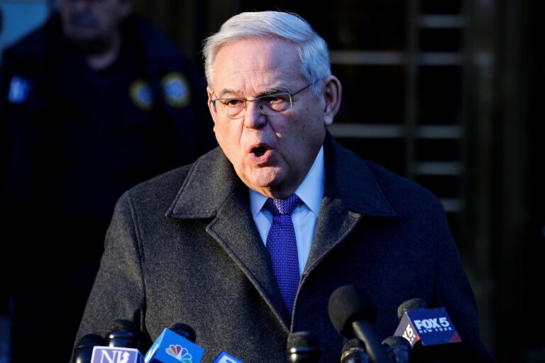 Former Sen. Bob Menendez to begin serving 11-year sentence for accepting bribes of gold and cash – PBS