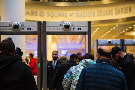 Madison Square Garden Uses Facial Recognition to Ban Its Owner’s Enemies (Published 2022) – The New York Times