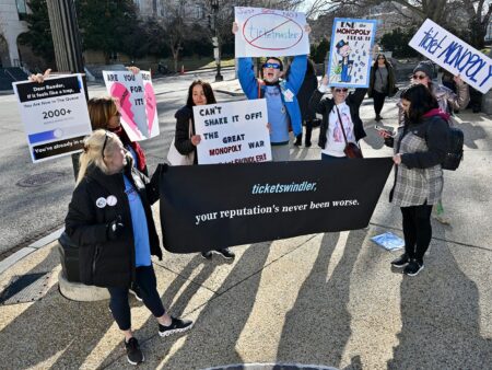 U.S. Calls for Breakup of Ticketmaster Owner (Published 2024) – The New York Times