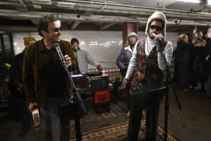 Bad Bunny delivers surprise New York City subway performance: Watch – USA Today