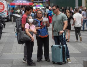 Fewer foreign tourists are visiting NYC. The city is feeling the pinch – CNN