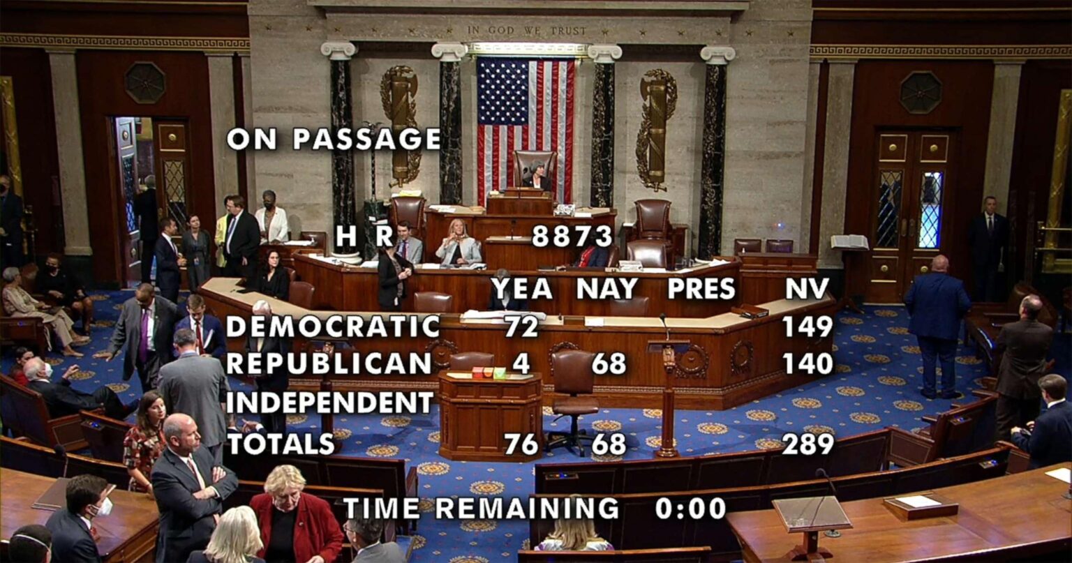 Republicans pass Big Beautiful Bill with only two GOP reps voting no – New York Daily News