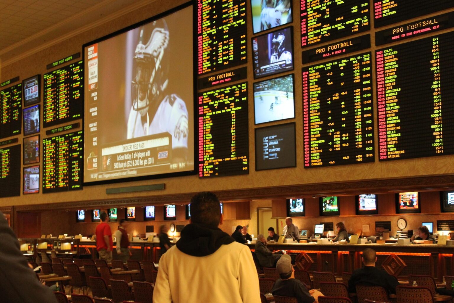 Traditional Sportsbooks Could Look to Get In on Sports ‘Trading’ – Front Office Sports