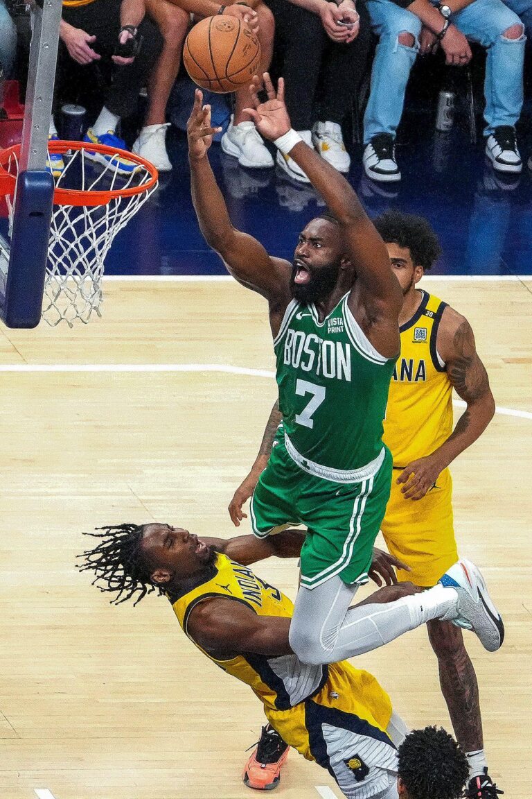 Celtics vs Knicks highlights: Boston ties 3-point record in season-opening rout of New York – USA Today