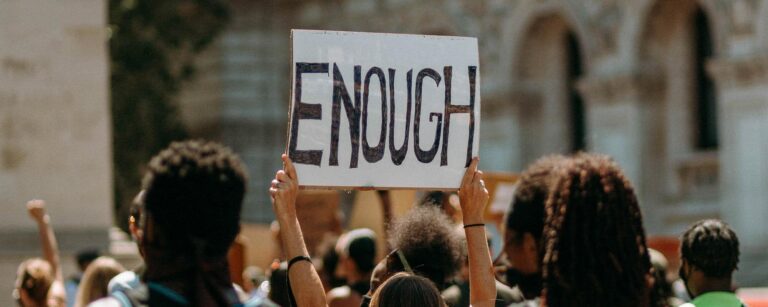Education Dept. Gives Schools Two Weeks to Eliminate Race-Based Programs – The New York Times