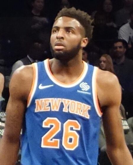 New York Knicks Should Re-Sign Mitchell Robinson – Sports Illustrated