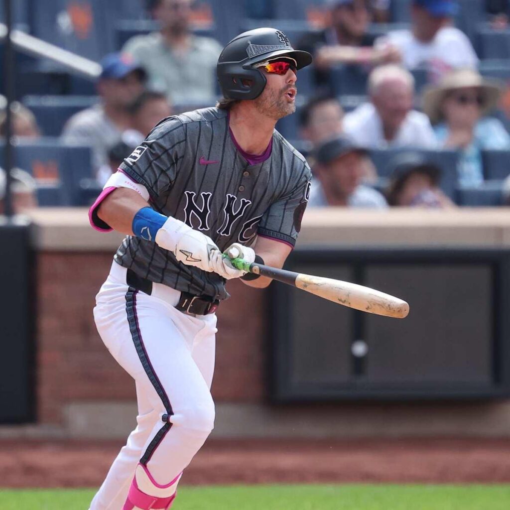 New York Mets ‘listening’ on utility man in trade talks – Sports Illustrated