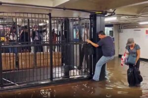 Flooding pours water onto train in NYC subway station: See video – USA Today