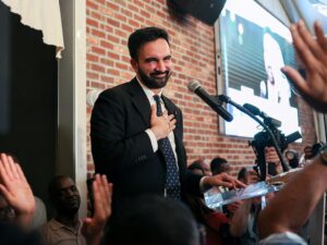 A roadmap to beat Trump? How rise of Zohran Mamdani is dividing Democrats | New York – The Guardian