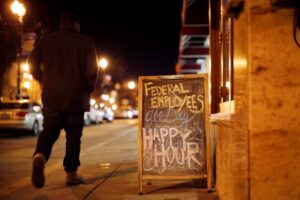 That Time the U.S. Government Made All Bars in America Close At Midnight – Smithsonian Magazine
