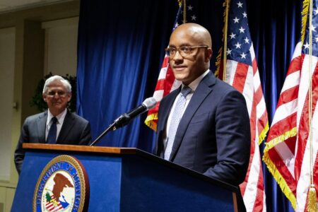 Federal prosecutor resigns after refusing DOJ order to drop NYC Mayor Adams’ corruption case – PBS