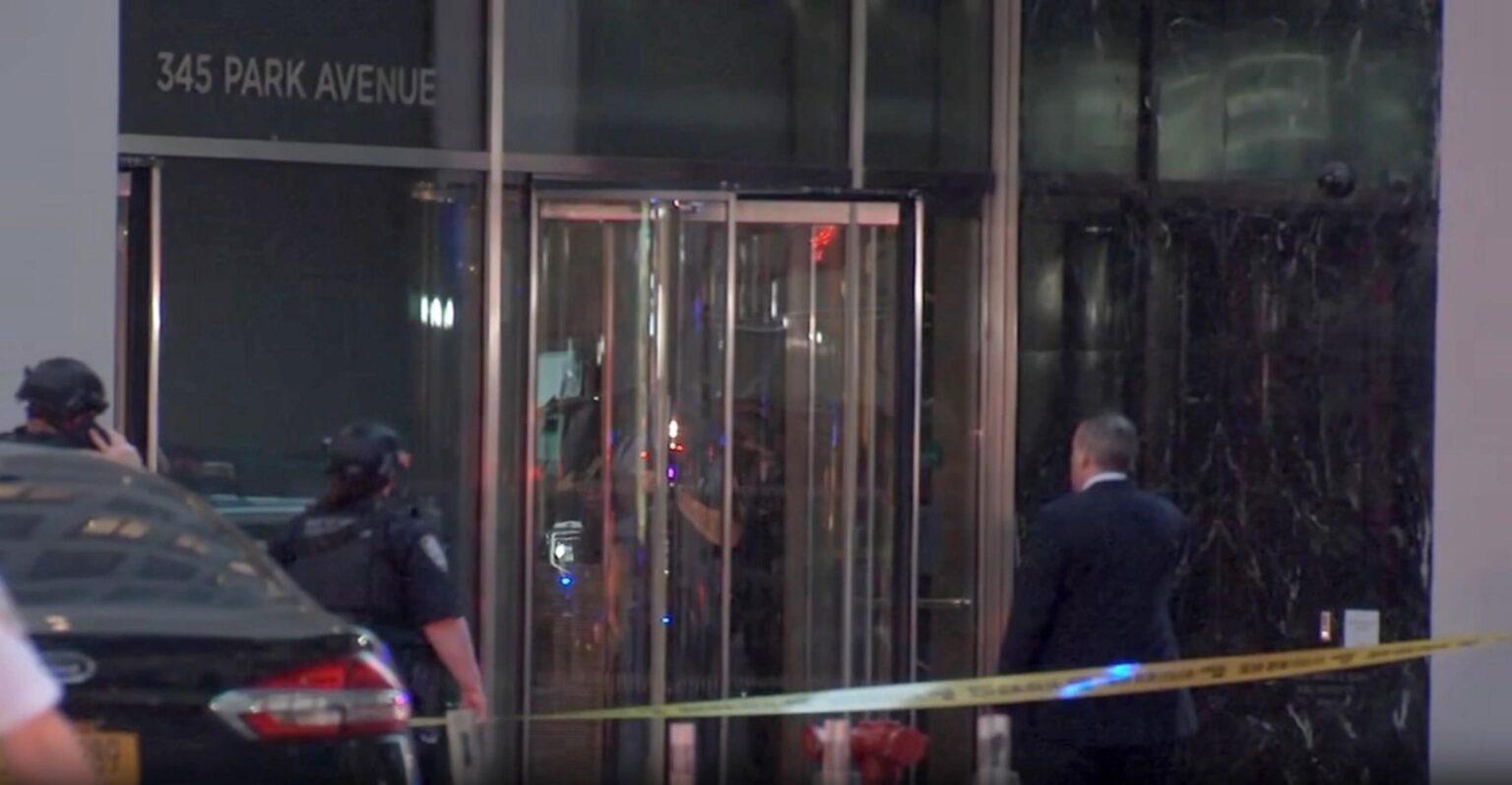 4 people killed in mass shooting at Midtown Manhattan office tower – CNN