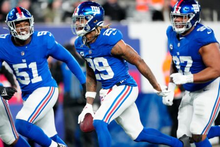 New York Giants at Pittsburgh Steelers: Predictions, picks and odds for NFL Week 8 game – USA Today