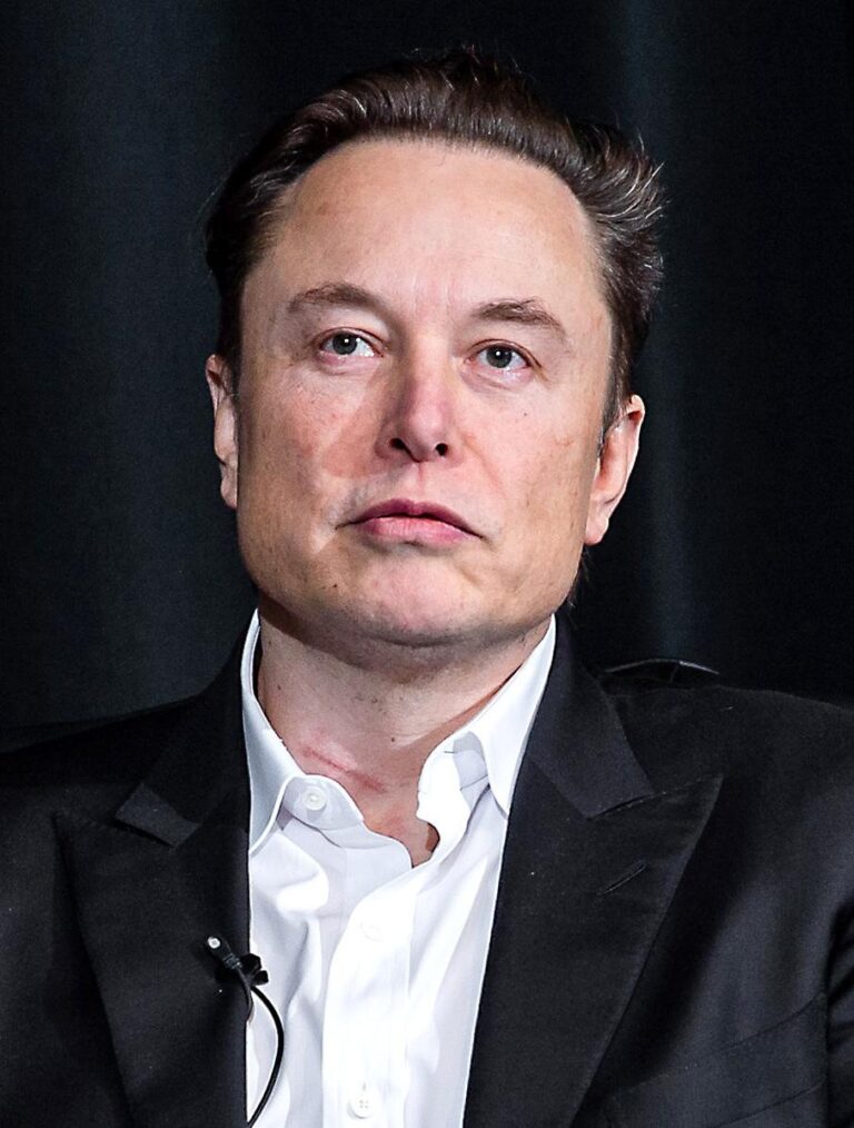 U.S. Agencies Fund, and Fight With, Elon Musk. A Trump Presidency Could Give Him Power Over Them. – The New York Times