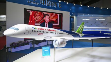 U.S. Pauses Exports of Airplane and Semiconductor Technology to China – The New York Times