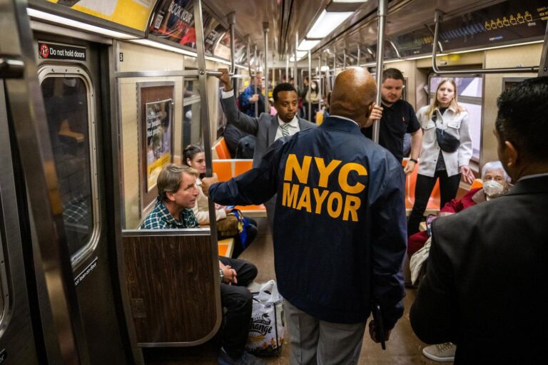 U.S. Threatens to Cut Off M.T.A. Funds Over Subway Safety – The New York Times