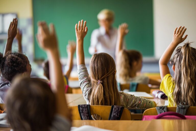 Public Schools Try to Sell Themselves as More Students Use Vouchers – The New York Times