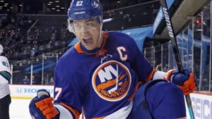 New York Islanders Not Rushing Extension for Captain – Sports Illustrated