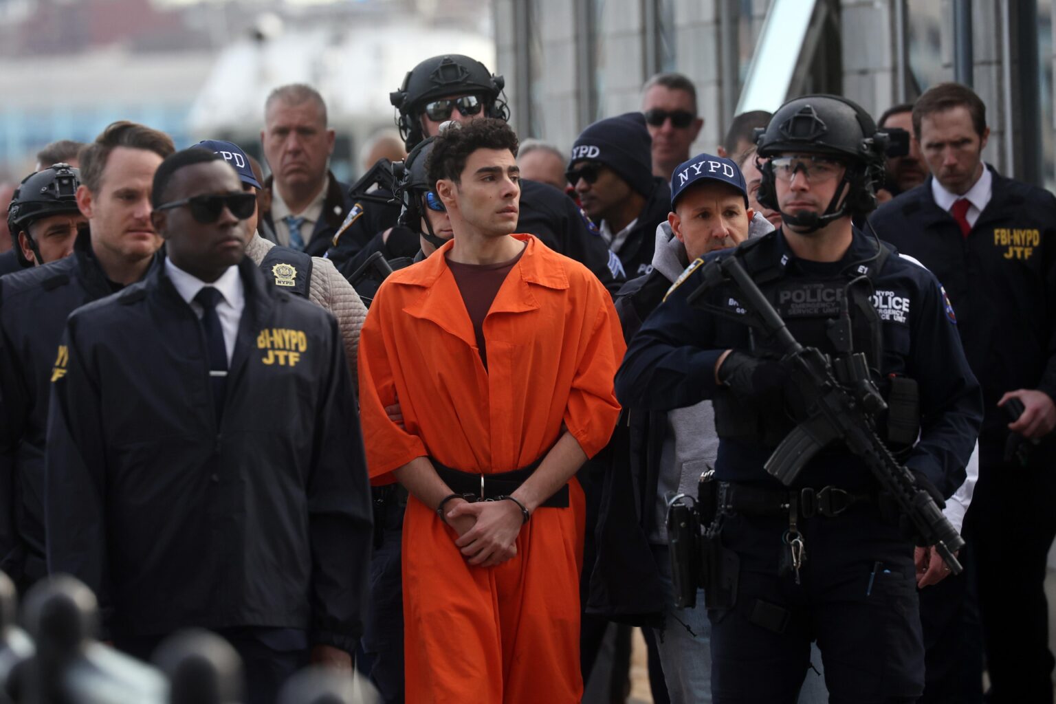 US prosecutors to seek death penalty for Luigi Mangione – BBC