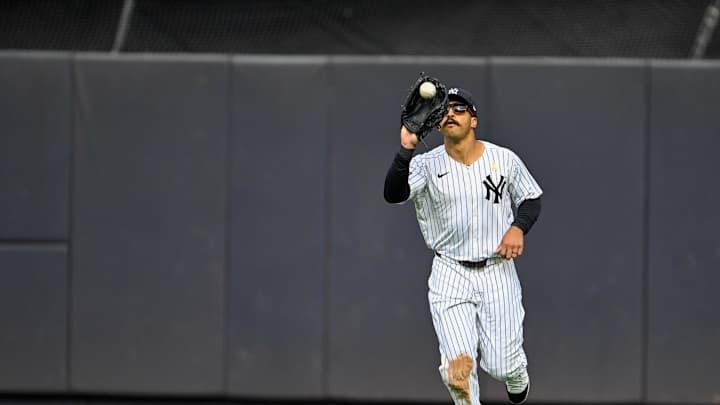 Ex-Brewers Gold Glove Outfielder Named A Top Free Agent For 2026 – Sports Illustrated