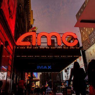 NYC movie theaters to reopen next month with mask requirement, social distancing – USA Today