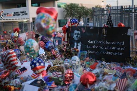 Thousands Flock to Phoenix for Charlie Kirk’s Memorial Service – The New York Times