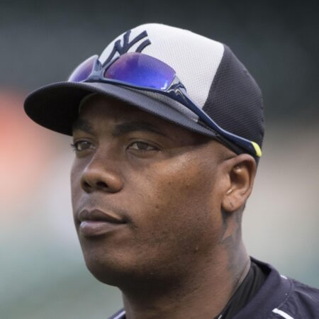 Former Reds Pitcher Gets Out of Bases-Loaded Jam for Yankees, Has Epic Reaction – Sports Illustrated