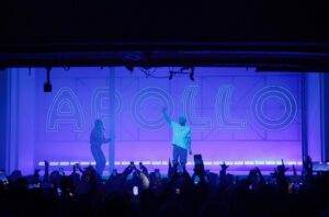 Drake teases tour, new music, brings out Dipset, 21 Savage for Apollo Theater concert debut – USA Today