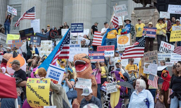 ‘No Kings’ rallies ran from coast-to-coast; protesters waved signs, wore costumes – USA Today