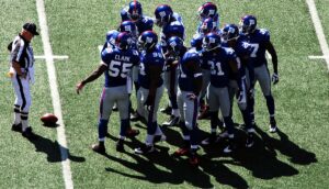 Giants at Eagles: Predictions, picks and odds for NFL Week 8 game – USA Today