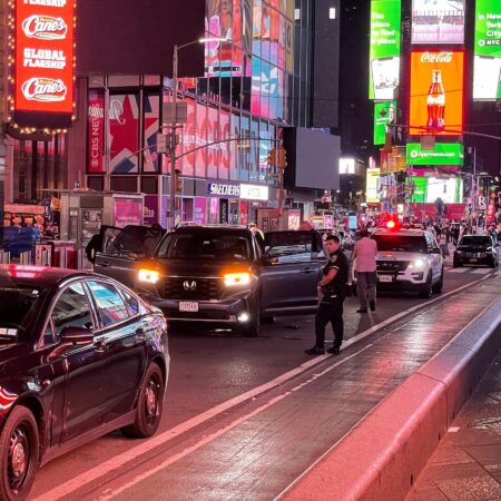 Times Square shooting leaves 3 injured, NYPD says – USA Today Times Square shooting leaves 3 injured, NYPD says – USA Today