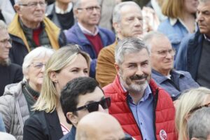 Knicks Wildly Tried to Recruit Kawhi Leonard Through SNL – Sports Illustrated