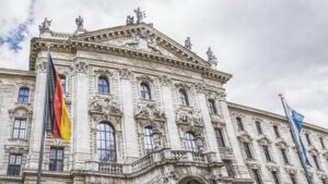 HIGH COURT REJECTS BAN ON LIVE ENTERTAINMENT (Published 1981) – The New York Times