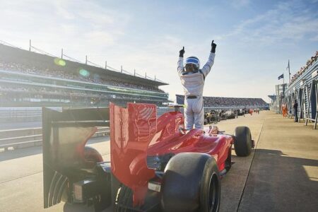 F1 leaning toward Apple for U.S. TV rights as bid tops ESPN offer: Sources – The Athletic – The New York Times