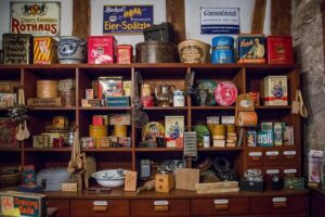 A small US grocer is calling out the lower prices at big chains – BBC