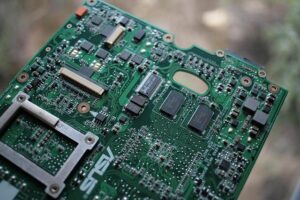 Automakers, retailers warn US memory-chip shortage is impacting prices – Reuters