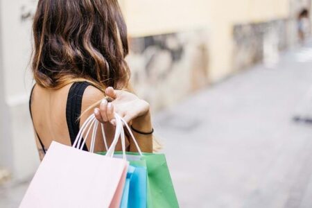 Unexpected Drop in U.S. Retail Sales as Shoppers Feel the Squeeze – The New York Times