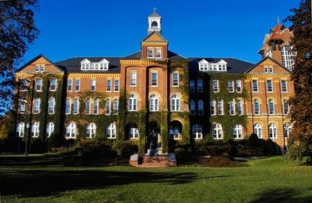 Hampshire College was ‘a magical place’ for a progressive education. It couldn’t survive this era – The Guardian